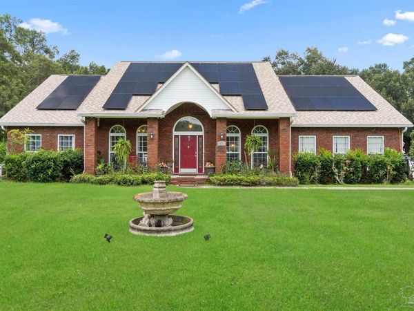 5984 Happy Hollow Dr, Milton, FL 32570