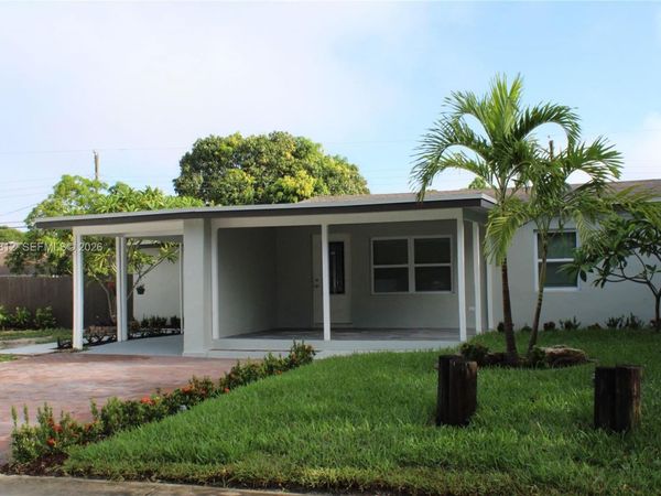 241 NE 55th St, Oakland Park, FL 33334
