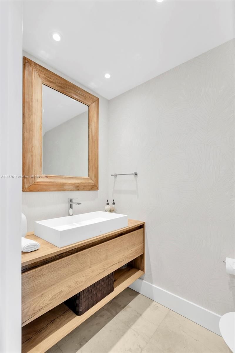 60 SW 13th St, Unit 3402, Miami, FL 33130 Photo