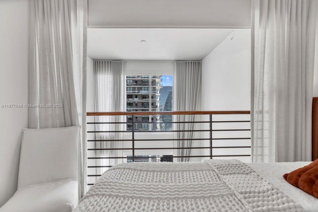 60 SW 13th St, Unit 3402, Miami, FL 33130 Photo