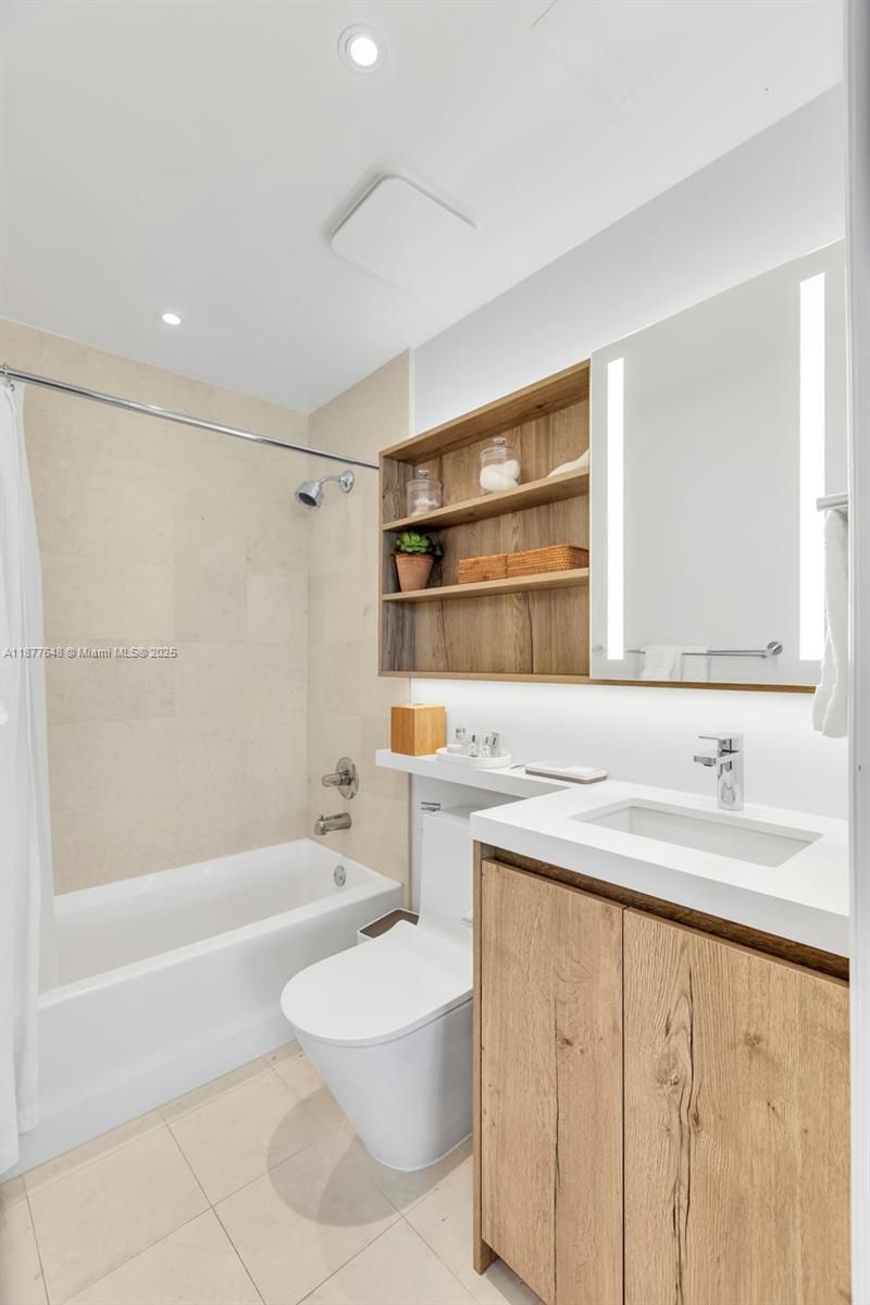 60 SW 13th St, Unit 3402, Miami, FL 33130 Photo