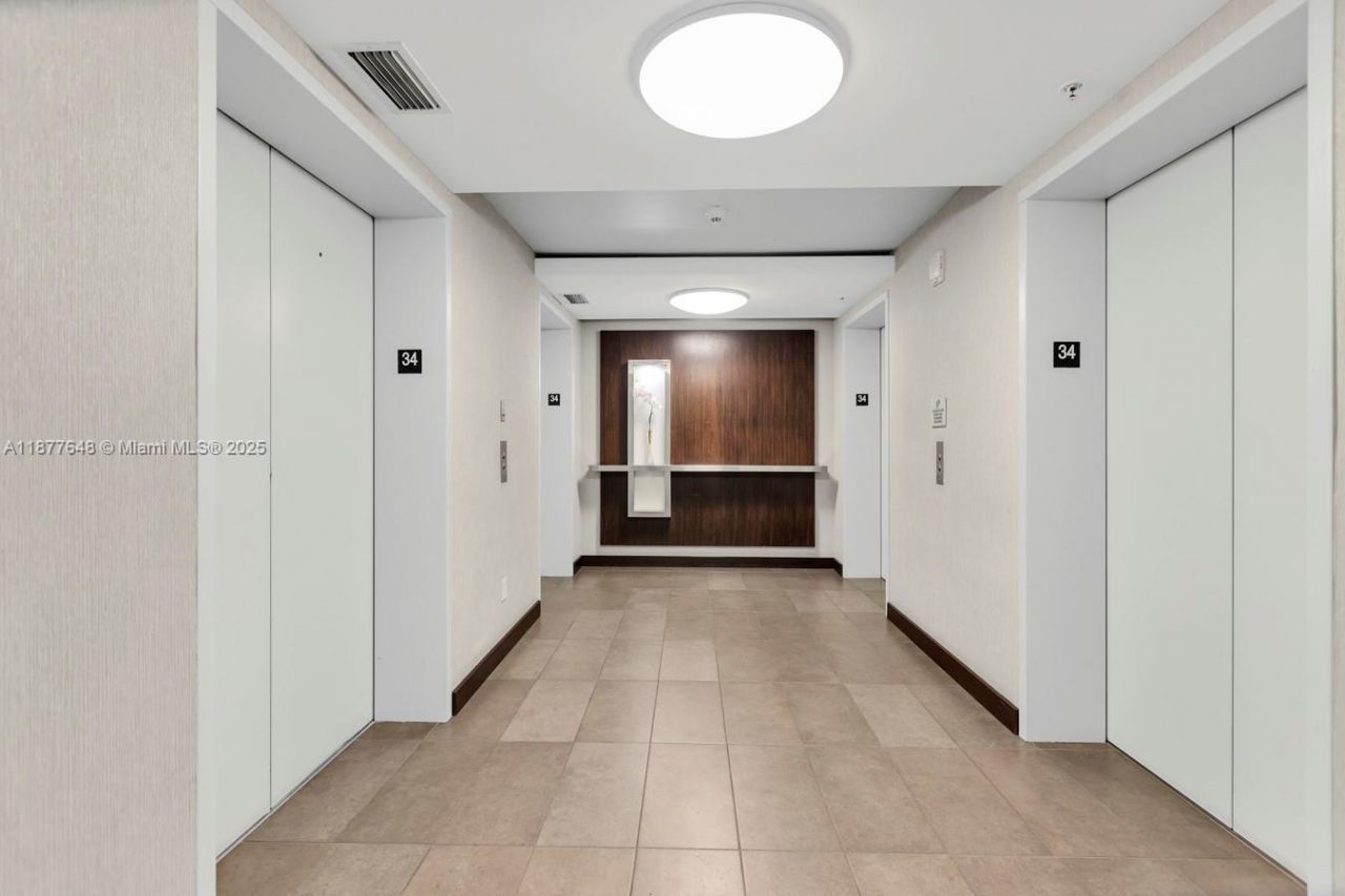 60 SW 13th St, Unit 3402, Miami, FL 33130 Photo