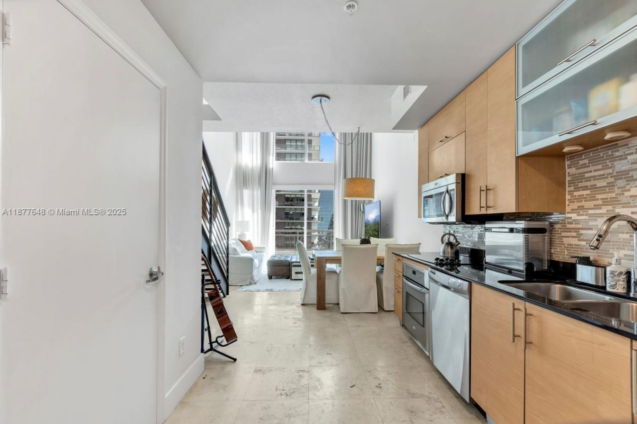 60 SW 13th St, Unit 3402, Miami, FL 33130 Photo