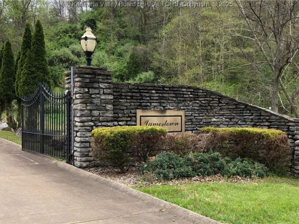 0 Delaware, Unit 3B, Hurricane, WV 25526