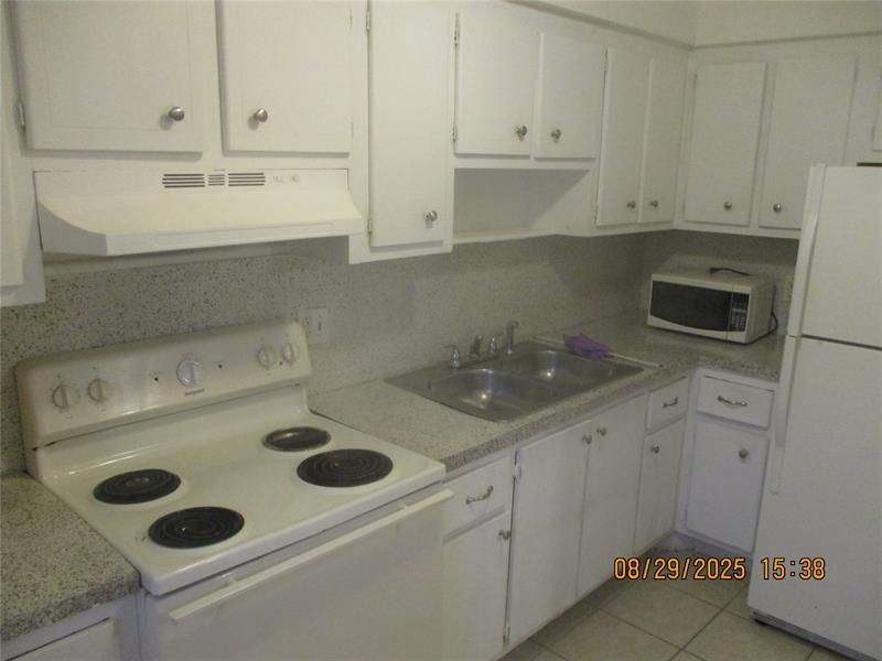 1750 N 17th Court, Unit 102, Hollywood, FL 33020 Photo