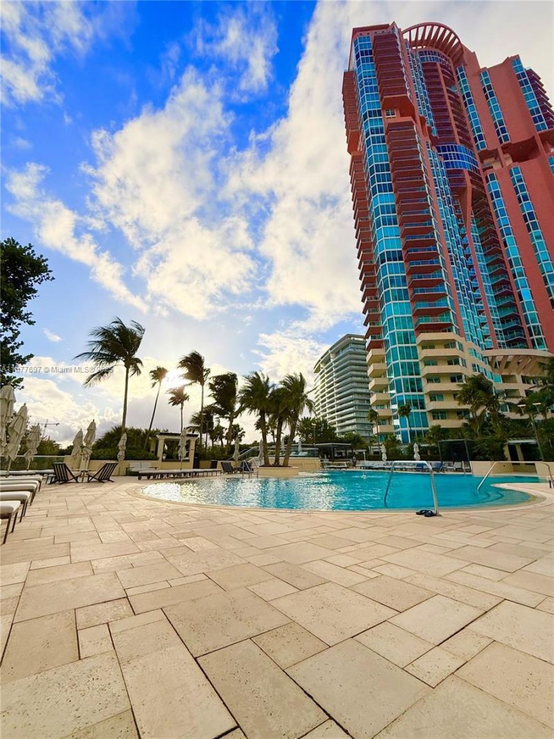 300 S Pointe Dr, Unit 2806, Miami Beach, FL 33139 Photo