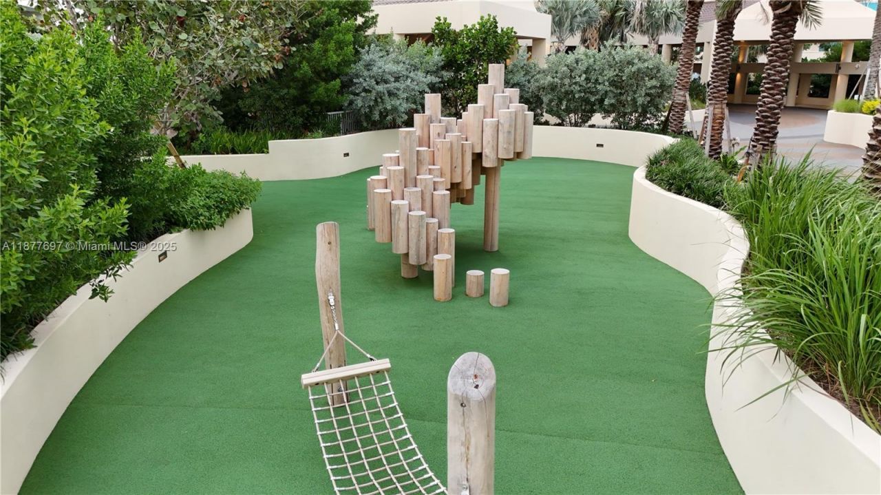 300 S Pointe Dr, Unit 2806, Miami Beach, FL 33139 Photo