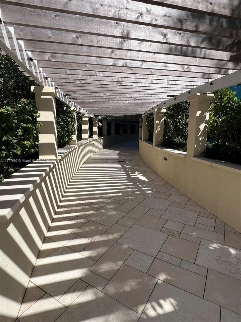 300 S Pointe Dr, Unit 2806, Miami Beach, FL 33139 Photo