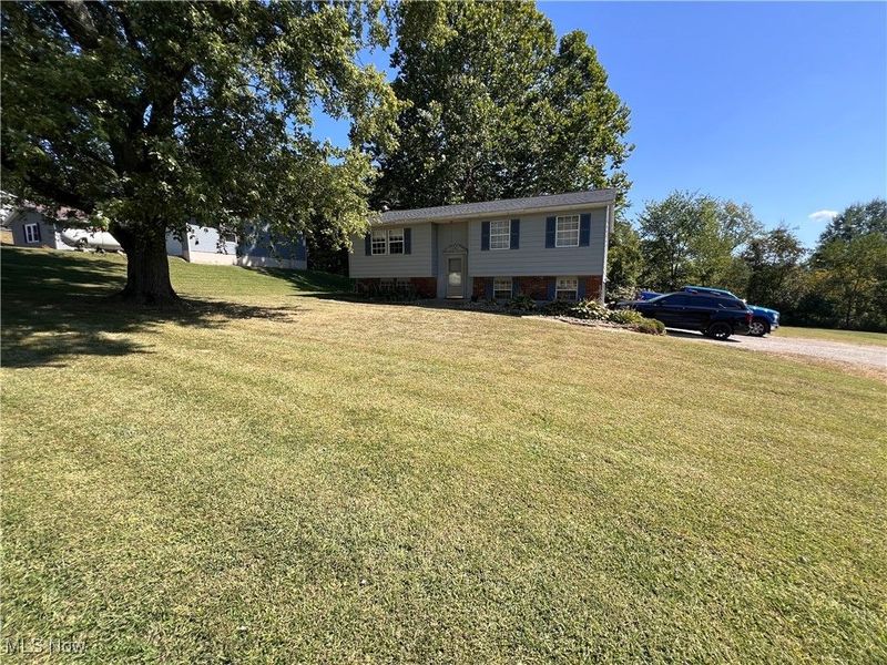 61220 Kadon Drive, New Concord, OH 43762 Photo 2