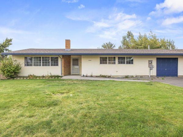 10242 McGuire Avenue, Klamath Falls, OR 97603