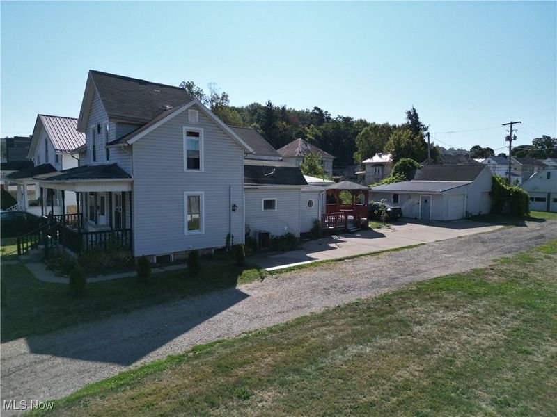 1421 Chestnut Street, Coshocton, OH 43812 Photo 3