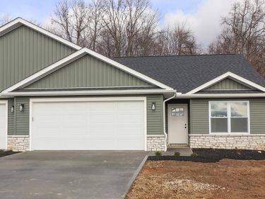 1592 Walker Woods Blvd, Mansfield, OH 44906