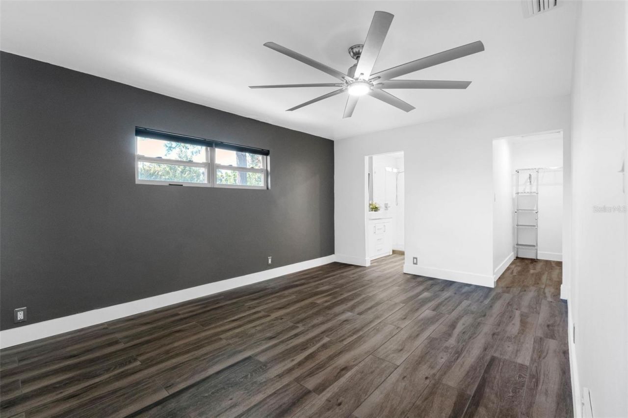 439 Capri Way Ne, Saint Petersburg, FL 33704 Photo