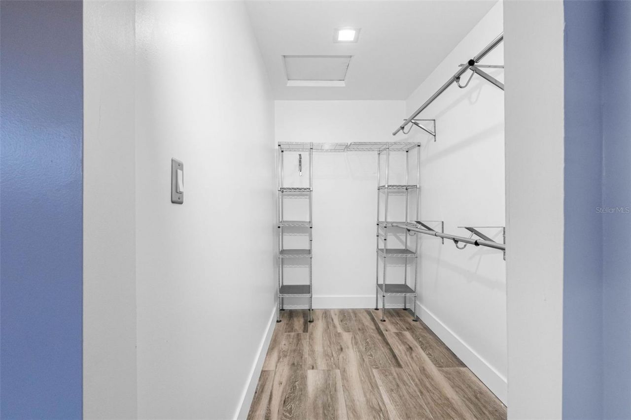 439 Capri Way Ne, Saint Petersburg, FL 33704 Photo