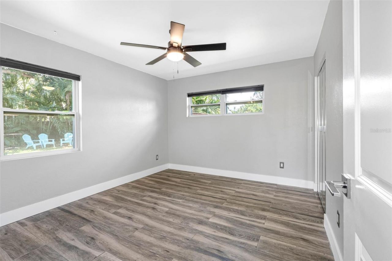 439 Capri Way Ne, Saint Petersburg, FL 33704 Photo