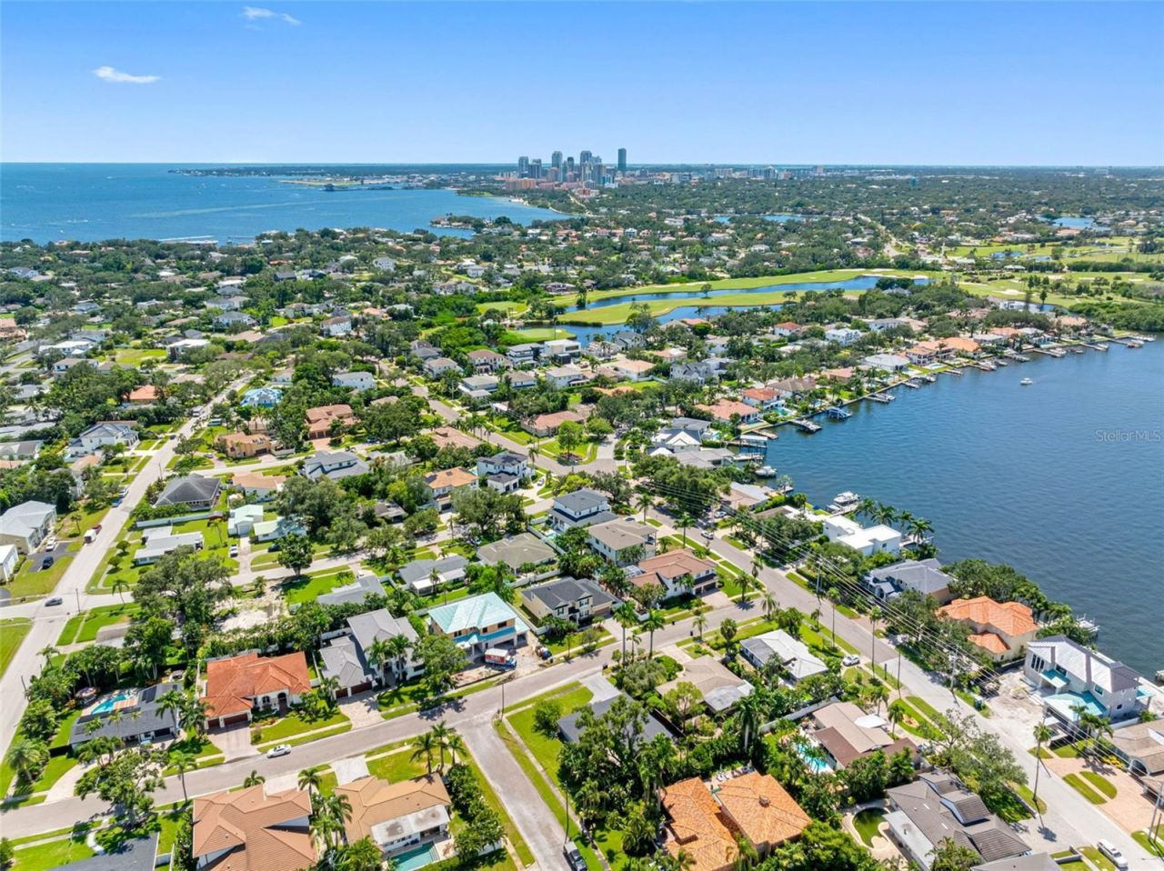 439 Capri Way Ne, Saint Petersburg, FL 33704 Photo