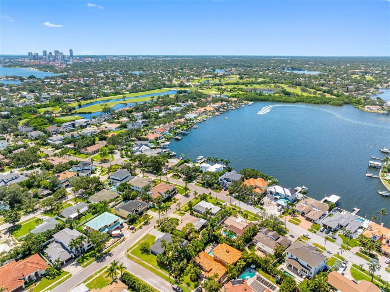 439 Capri Way Ne, Saint Petersburg, FL 33704 Photo