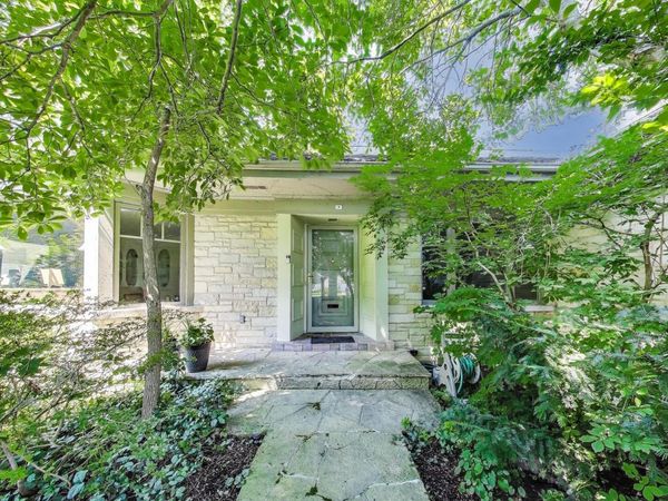 1295 Sunview Lane, Winnetka, IL 60093