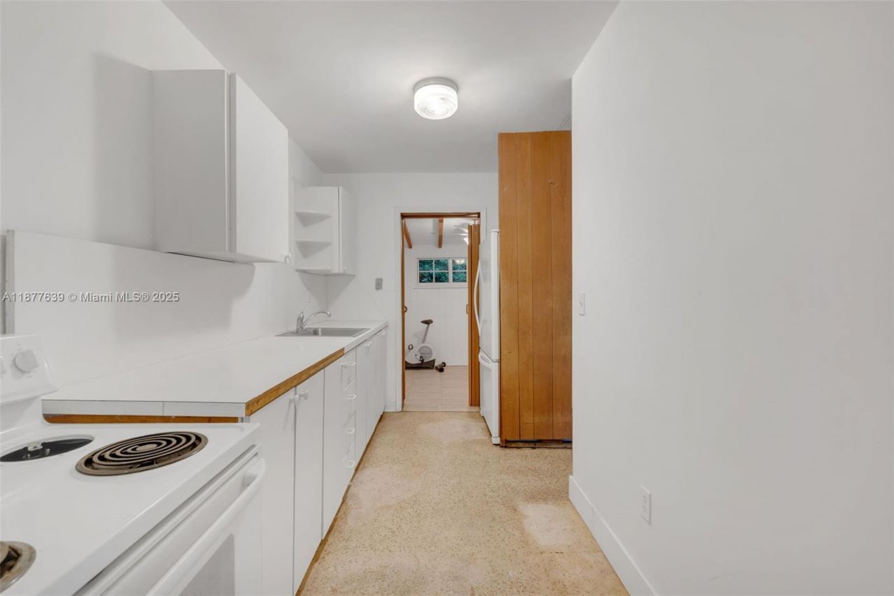 20400 NE 14th Ave, Miami, FL 33179 Photo