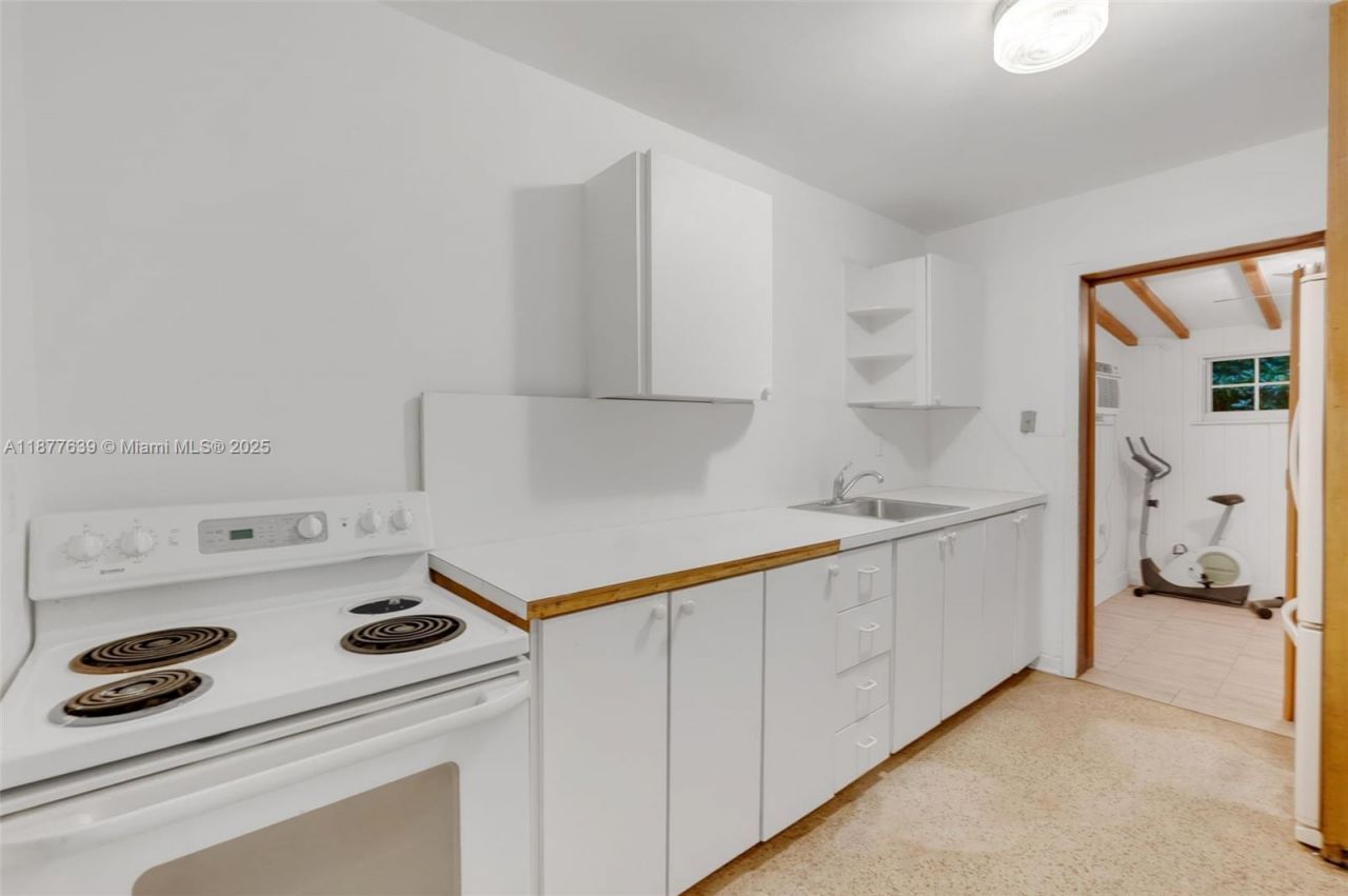 20400 NE 14th Ave, Miami, FL 33179 Photo