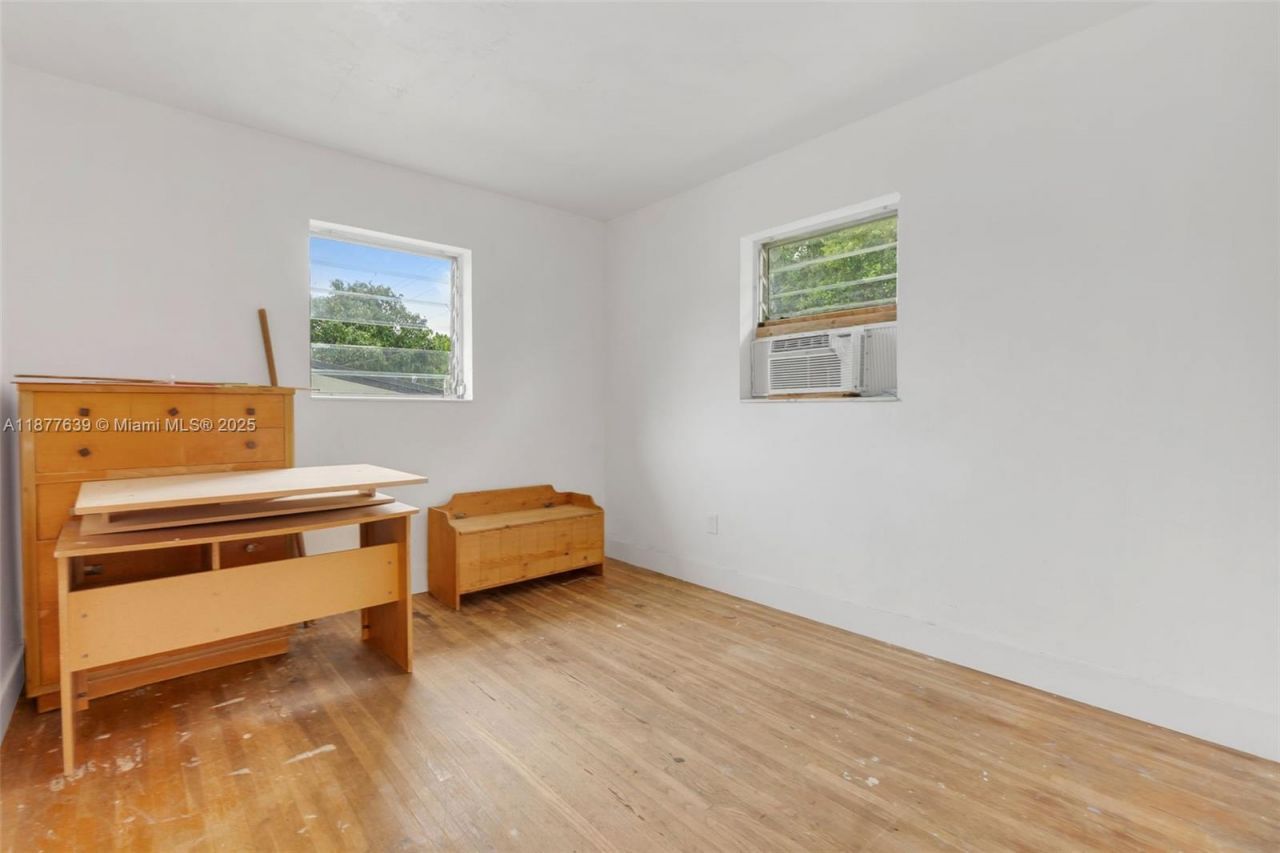 20400 NE 14th Ave, Miami, FL 33179 Photo