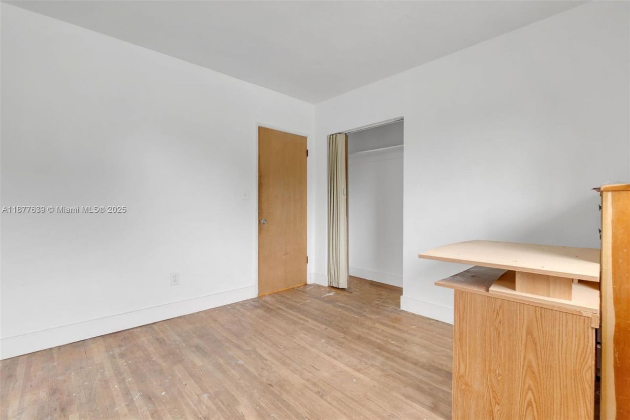 20400 NE 14th Ave, Miami, FL 33179 Photo