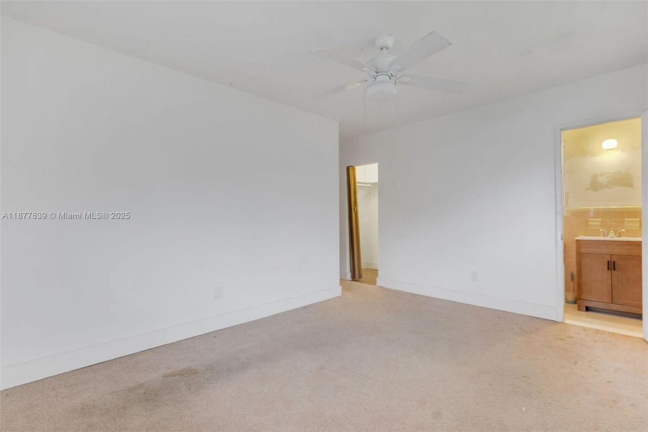 20400 NE 14th Ave, Miami, FL 33179 Photo