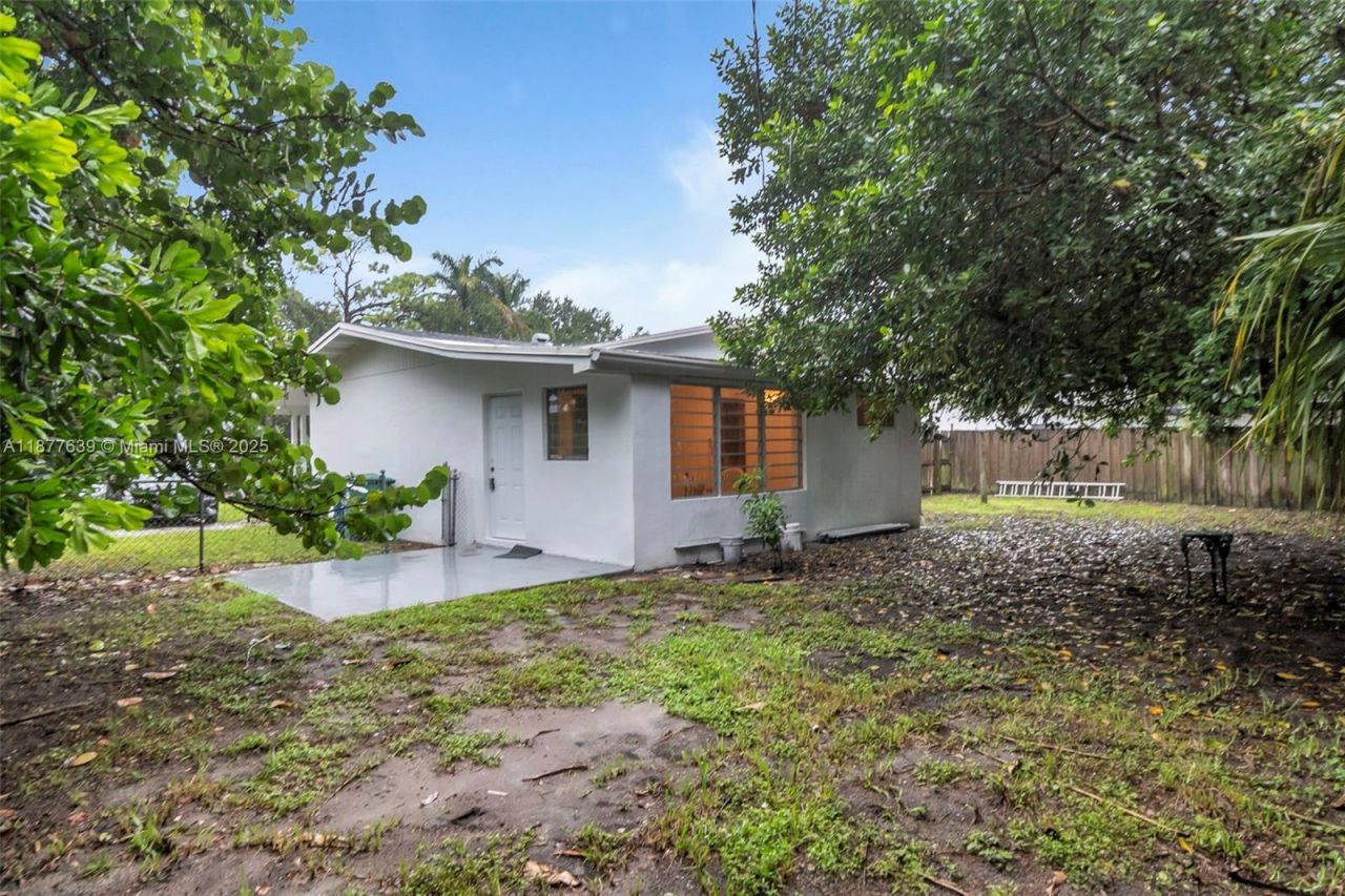 20400 NE 14th Ave, Miami, FL 33179 Photo