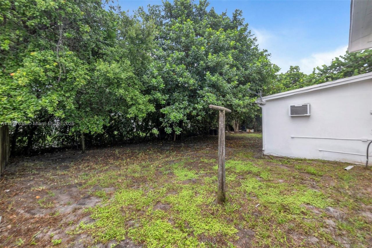 20400 NE 14th Ave, Miami, FL 33179 Photo