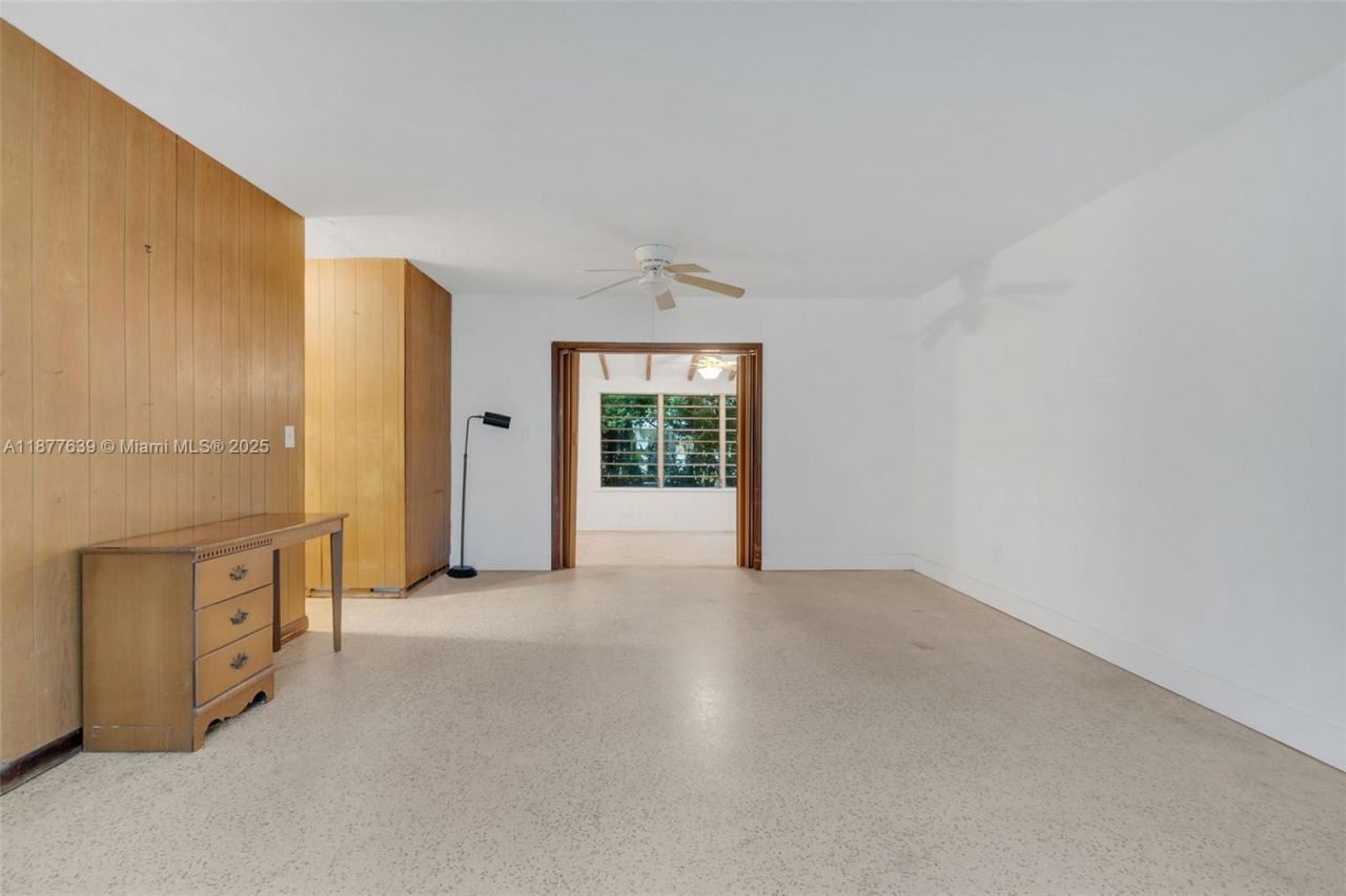 20400 NE 14th Ave, Miami, FL 33179 Photo