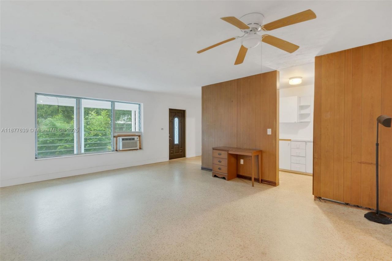 20400 NE 14th Ave, Miami, FL 33179 Photo