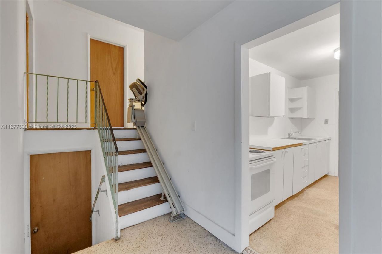 20400 NE 14th Ave, Miami, FL 33179 Photo