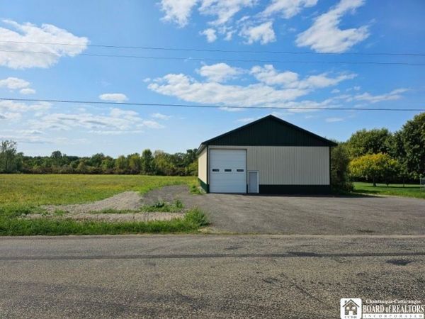 12445 Hanford Road, Silver Creek, NY 14136