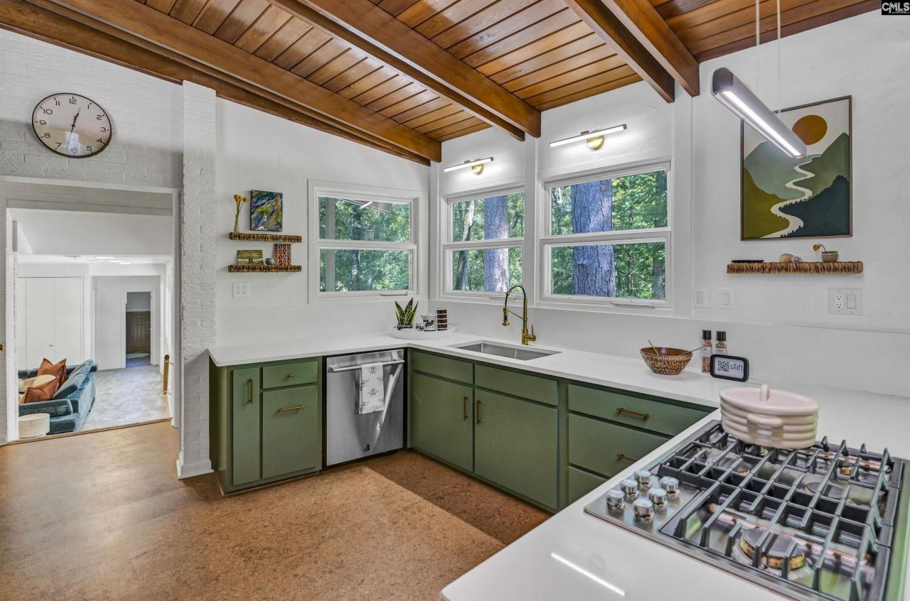 4865 Forest Ridge Lane Photo 18