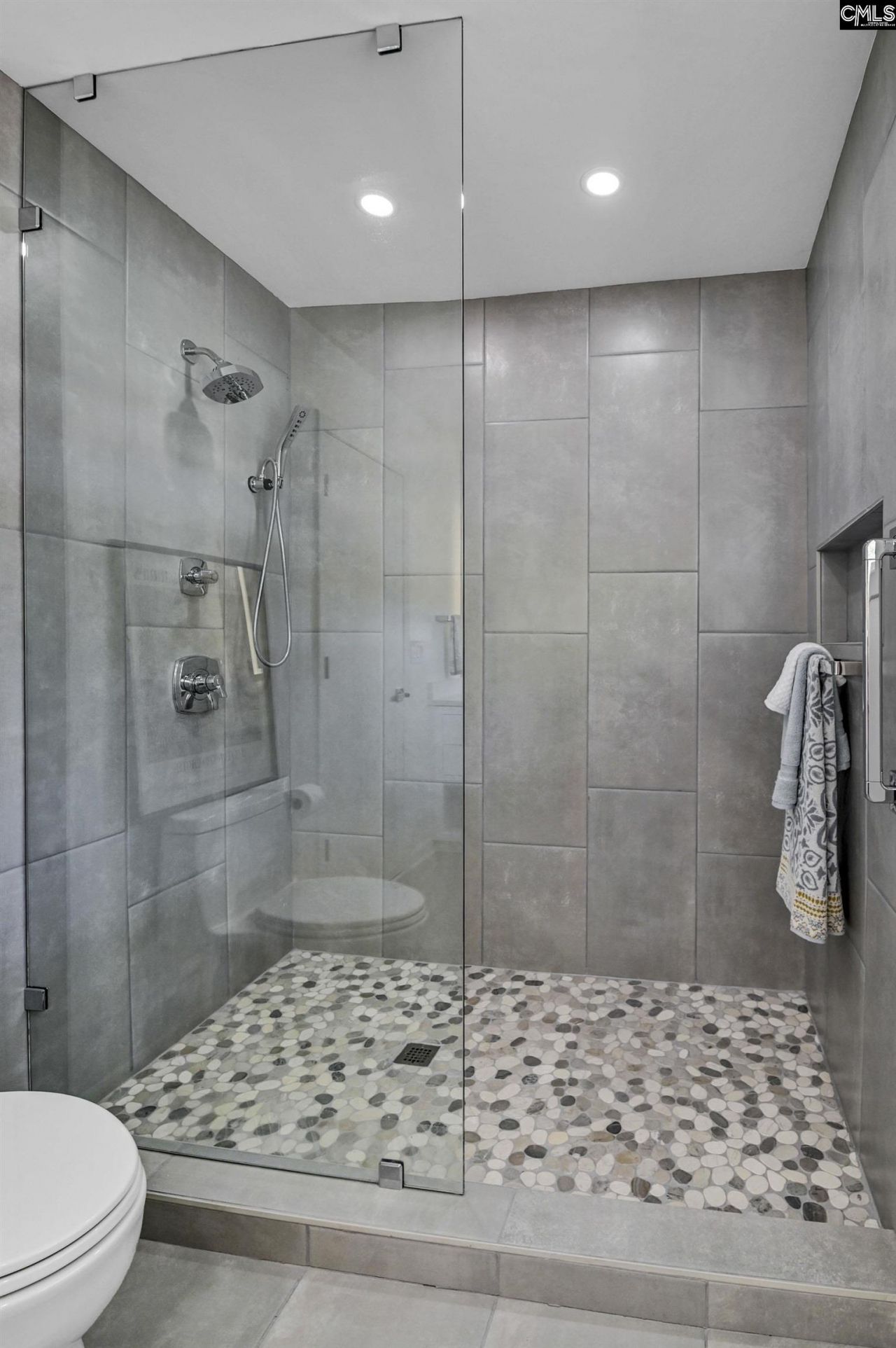 4865 Forest Ridge Lane Photo 32