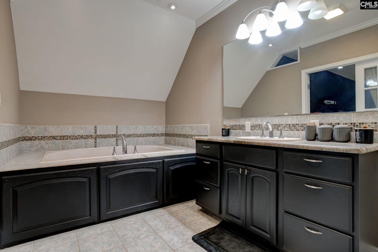 1725 Dry Branch Road Photo 18