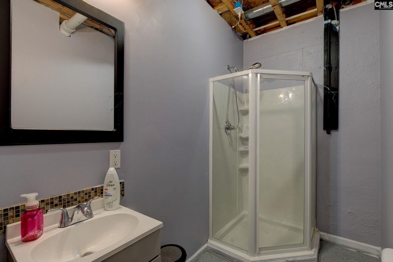 1725 Dry Branch Road Photo 21