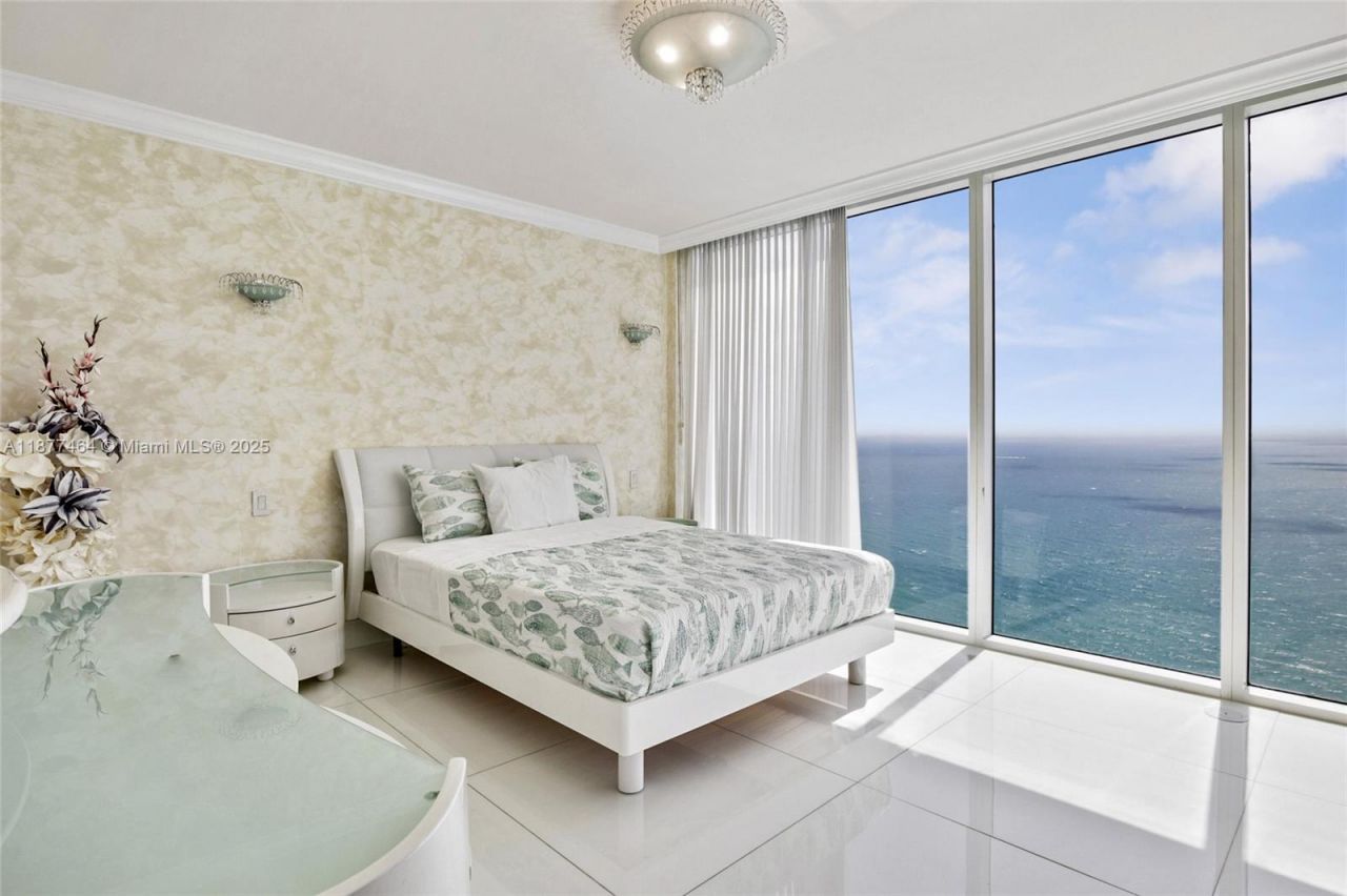 1830 S Ocean Dr, Unit PH5102, Hallandale Beach, FL 33009 Photo
