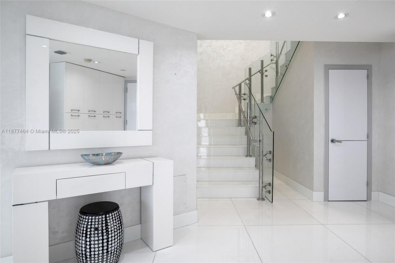 1830 S Ocean Dr, Unit PH5102, Hallandale Beach, FL 33009 Photo