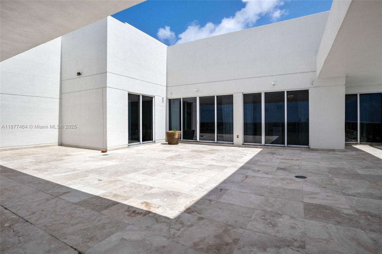 1830 S Ocean Dr, Unit PH5102, Hallandale Beach, FL 33009 Photo