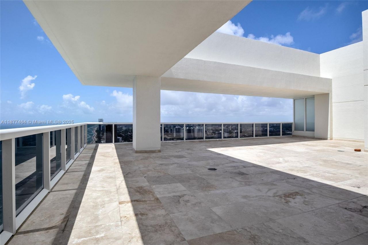 1830 S Ocean Dr, Unit PH5102, Hallandale Beach, FL 33009 Photo