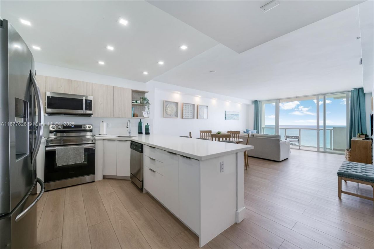 5601 Collins Ave, Unit 1011, Miami Beach, FL 33140 Photo