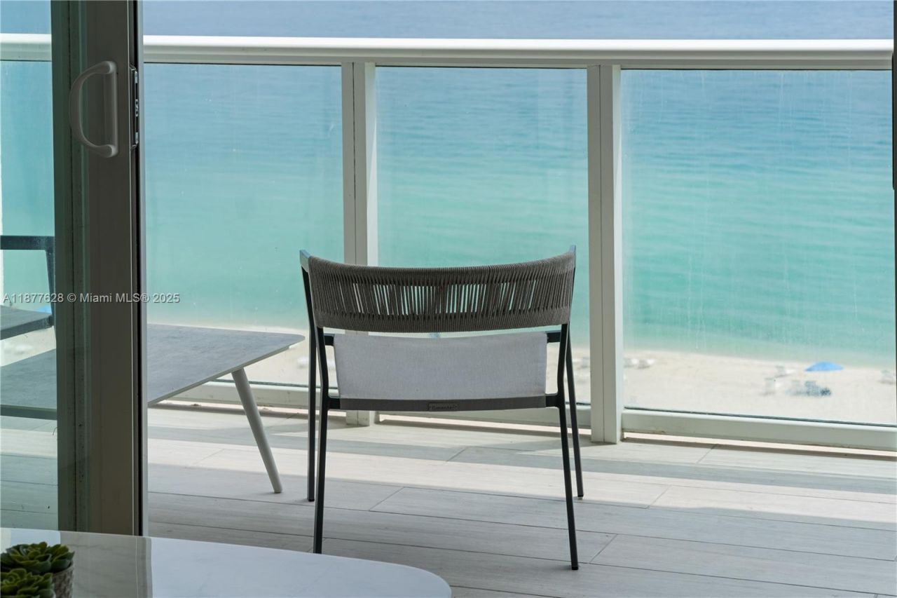 5601 Collins Ave, Unit 1011, Miami Beach, FL 33140 Photo