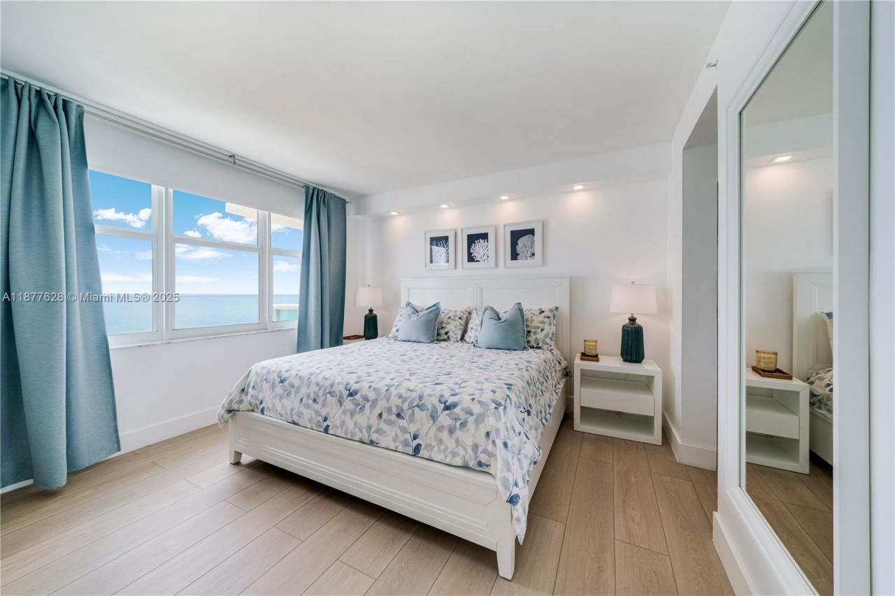 5601 Collins Ave, Unit 1011, Miami Beach, FL 33140 Photo