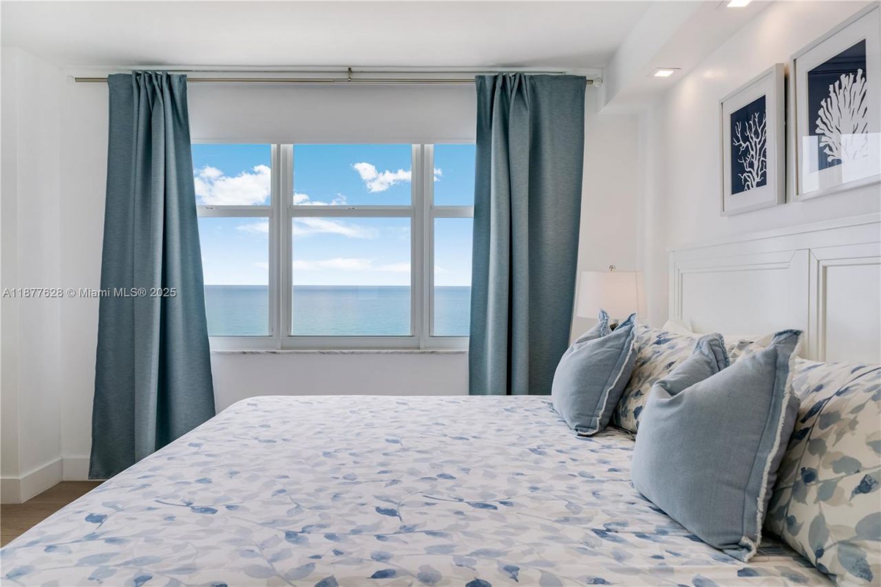 5601 Collins Ave, Unit 1011, Miami Beach, FL 33140 Photo