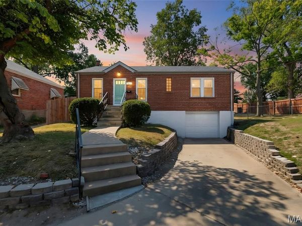 660 Rochester Drive, St Louis, MO 63125