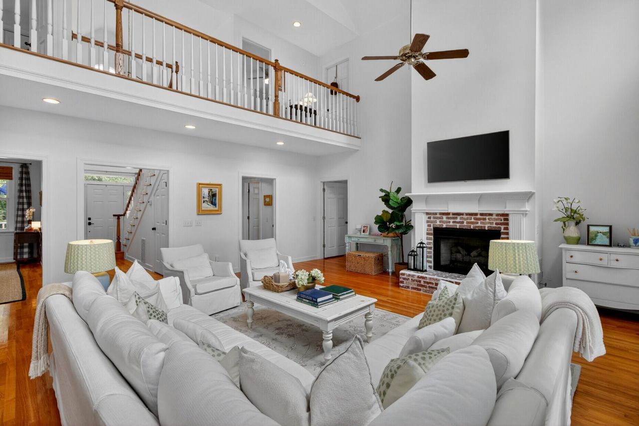 8301 Wild Indigo Photo 8