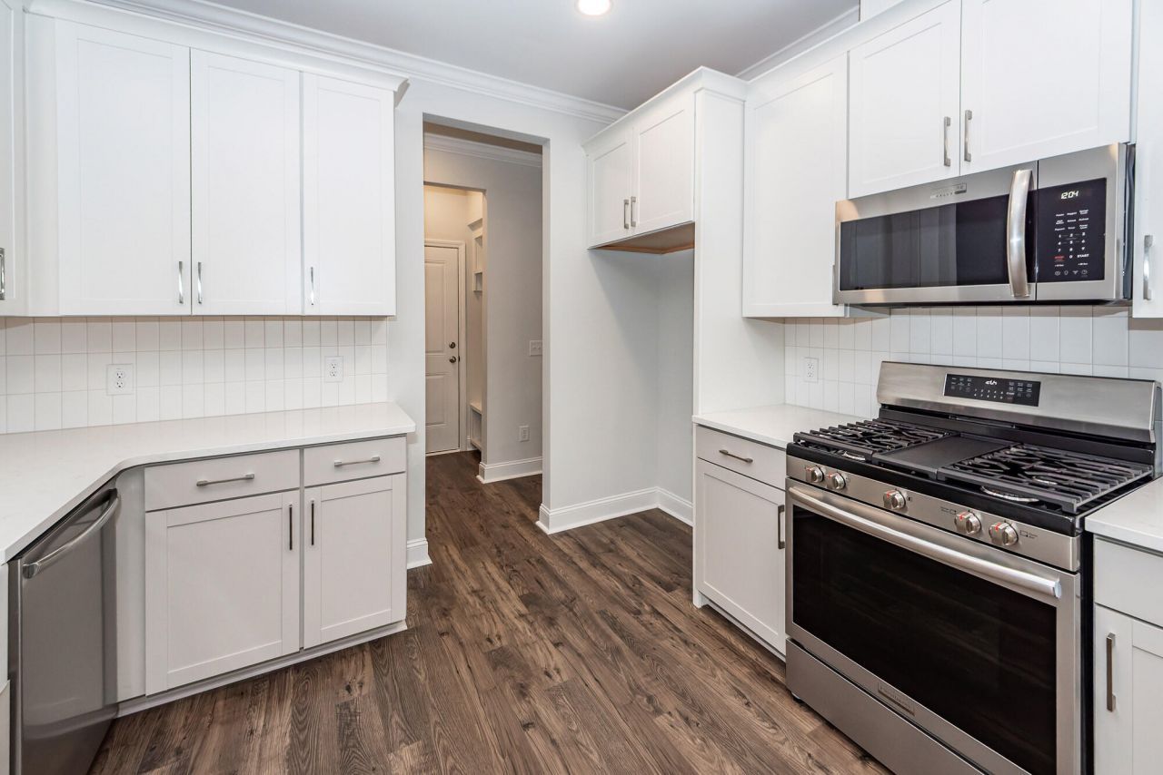 459 Green Fern Drive Photo 8