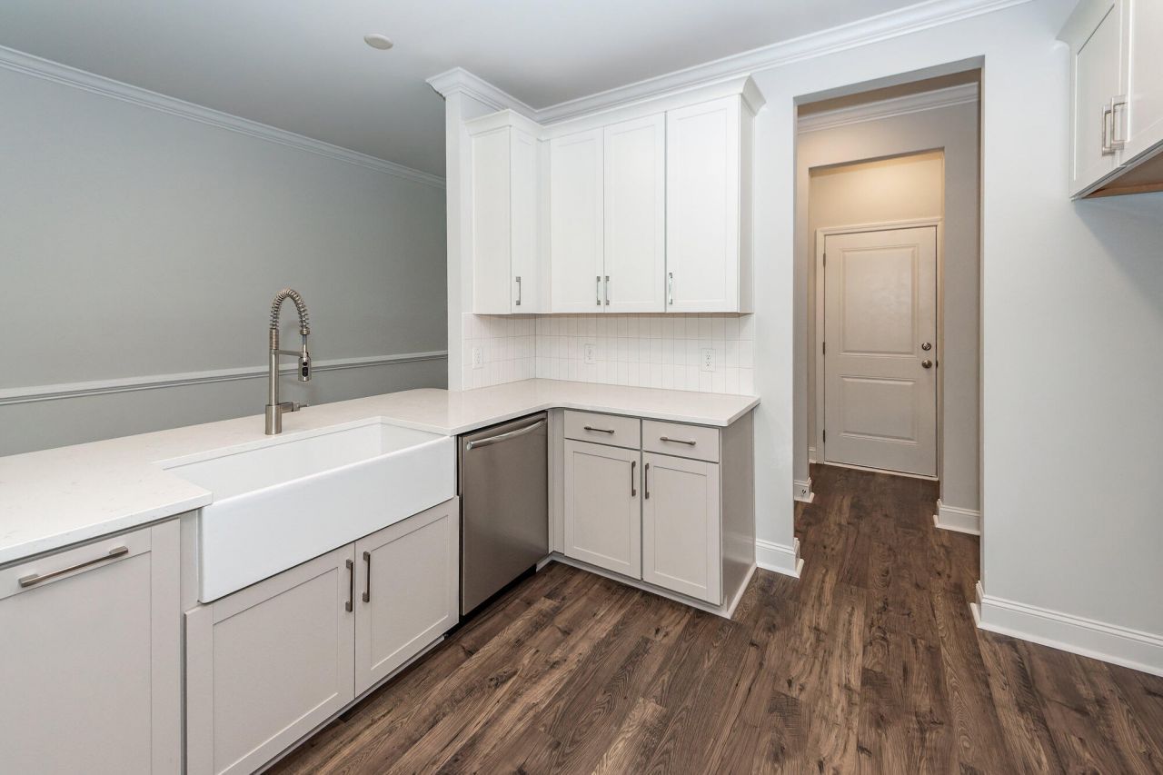 459 Green Fern Drive Photo 9