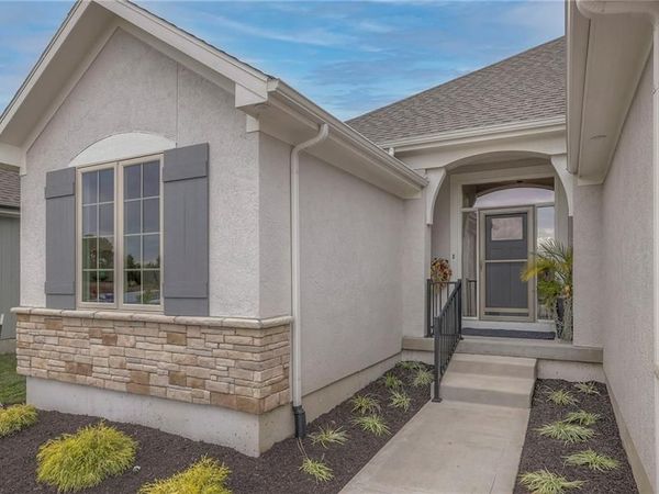 12616 W 138th Place, Overland Park, KS 66221